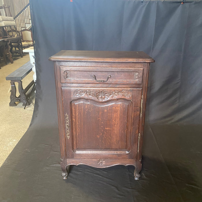 French 19th Century Louis XV Provincial Oak Petite Buffet or Console with Lovely Carving