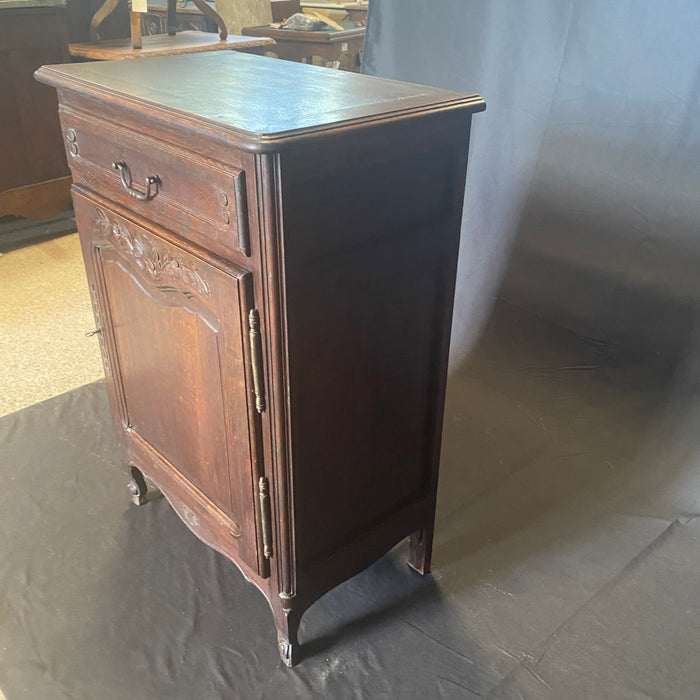 French 19th Century Louis XV Provincial Oak Petite Buffet or Console with Lovely Carving