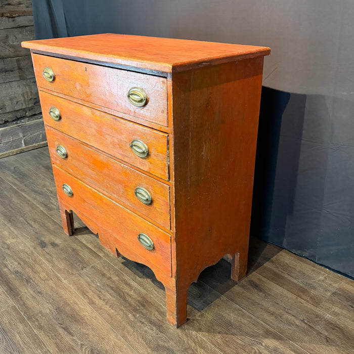 Circa 1820 American Federal Hepplewhite Four-Drawer Dresser or Chest of Drawers