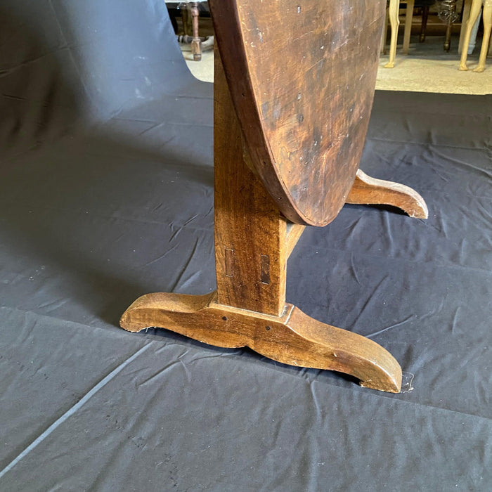 French 19th Century Vigneron or Tilt-Top Walnut 'Table De Vendange' or Wine Tasting Table with Lyre Base