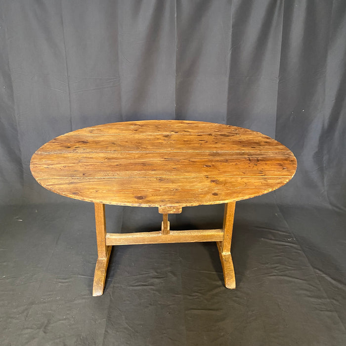 French Early 19th Century Vigneron or Tilt-Top Oval Walnut 'Table De Vendange' or Wine Tasting Table with Lovely Walnut Patina