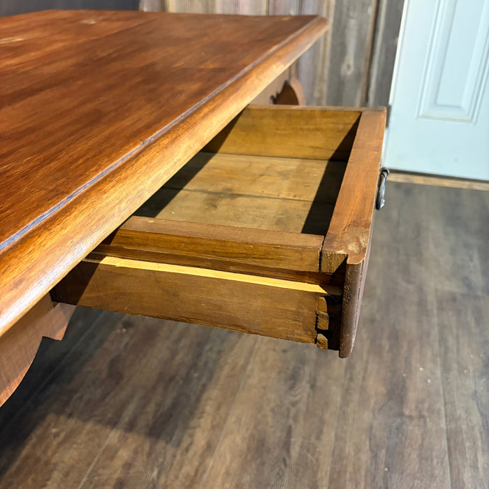19th Century French Louis XV Walnut Farmhouse Table or Dining Table with Single Drawer and Cabriole Legs