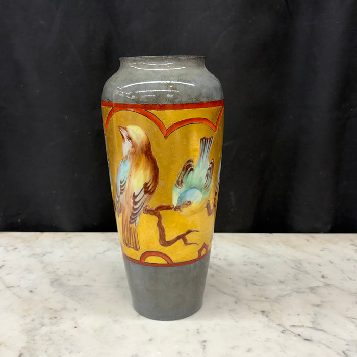 Antique French Limoges Porcelain Hand-Painted Bird Vase with Gold Gilt Glaze, La Porcelaine Limousine