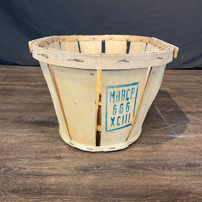 Wooden Fruit Basket with Top from France Triomph