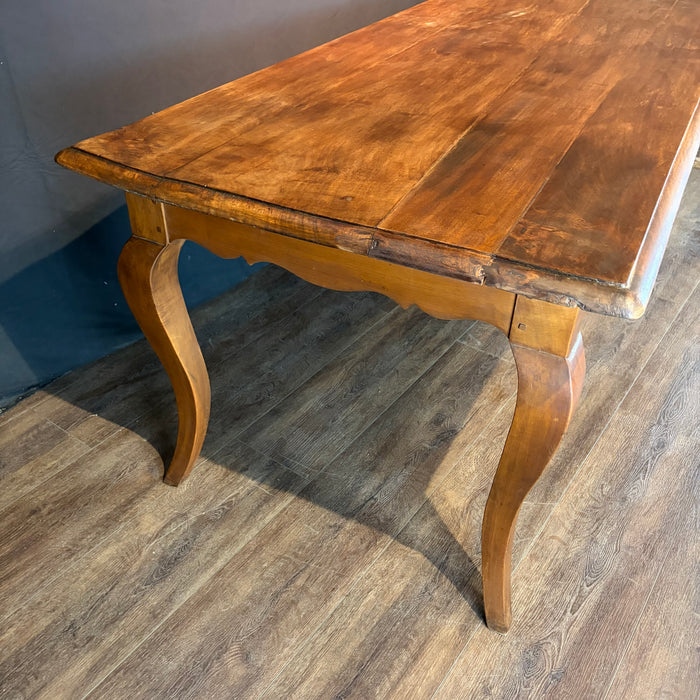 19th Century French Louis XV Walnut Farmhouse Table or Dining Table with Single Drawer and Cabriole Legs