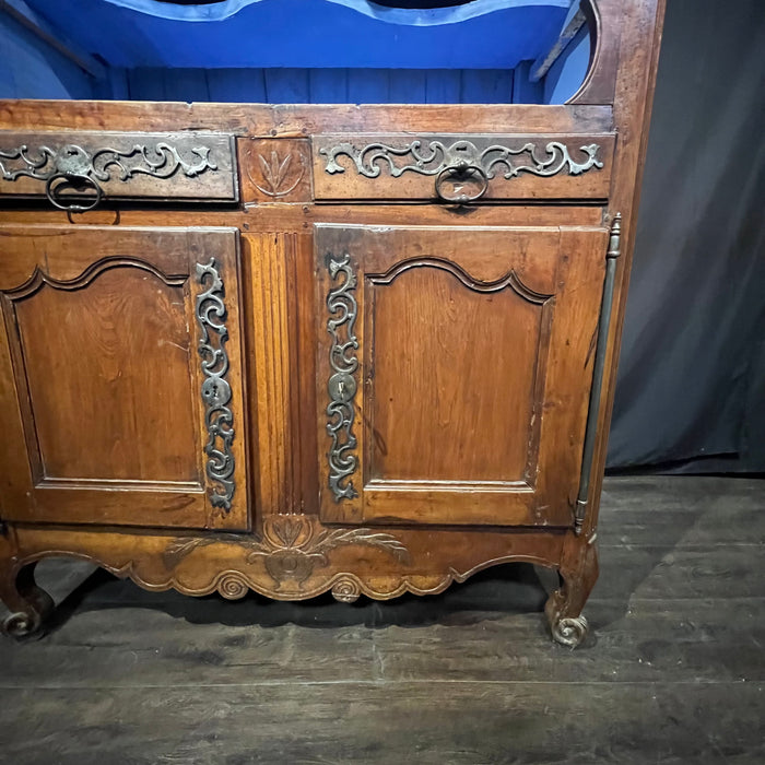 Early 19th Century French Provincial Walnut Carved Open Display Cabinet / Vaisselier / Buffet / Hutch