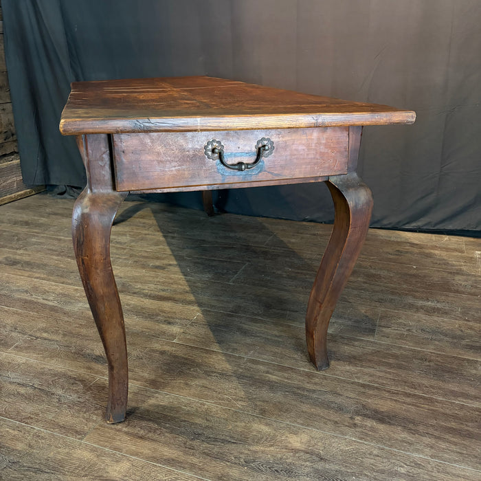Early 19th Century French Provincial Dining Table with Two Drawers and Cabriole Legs