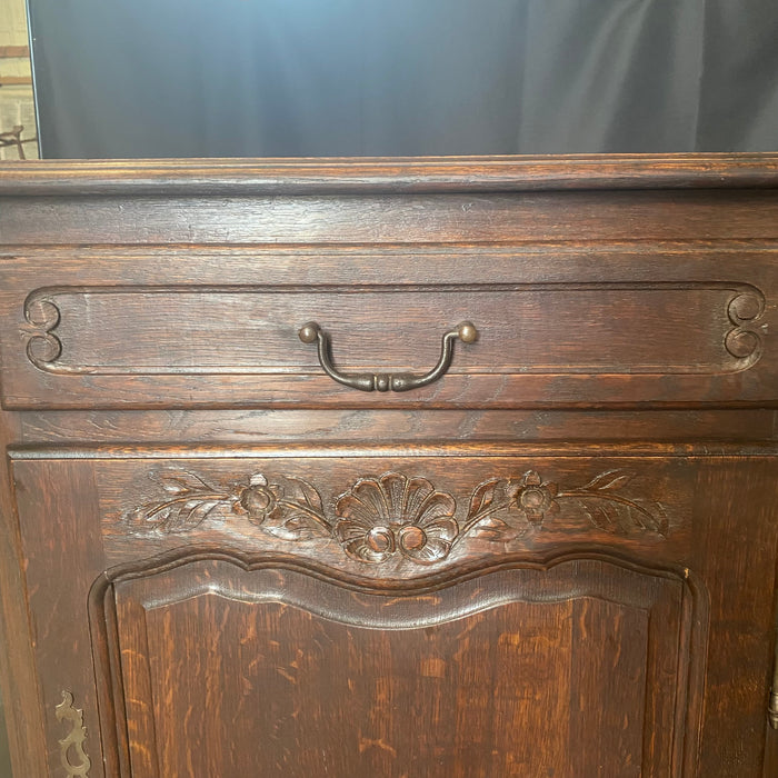 French 19th Century Louis XV Provincial Oak Petite Buffet or Console with Lovely Carving