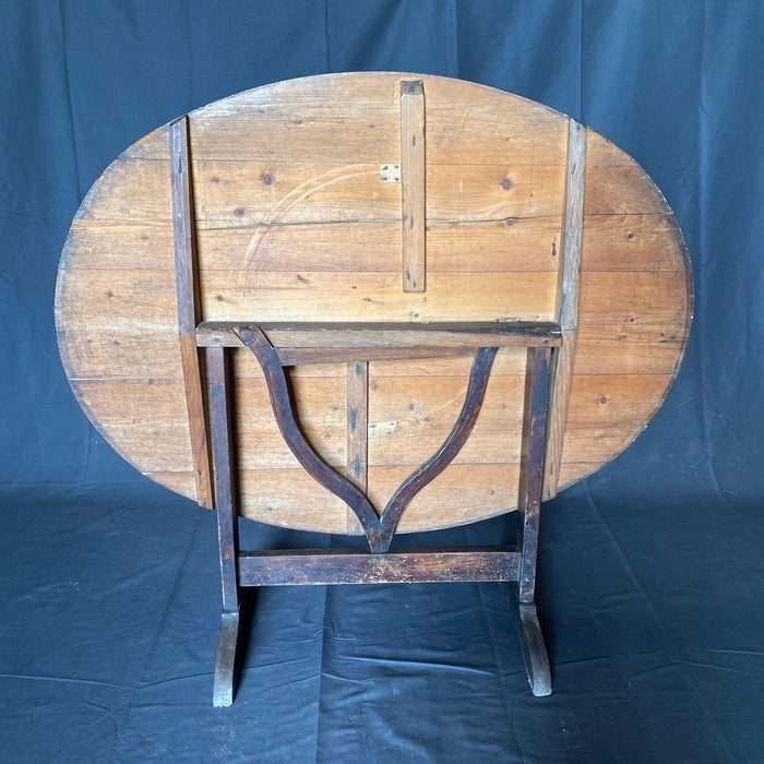 Large Oval French Early 19th Century Vigneron or Tilt-Top Walnut 'Table De Vendange' or Wine Tasting Table with Lovely Walnut Patina