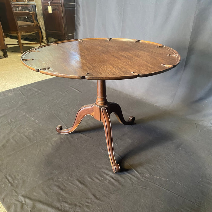 English Chippendale Georgian Round Pie Crust Table, Side Table or Accent or Entry Table with Carved Acorn Details