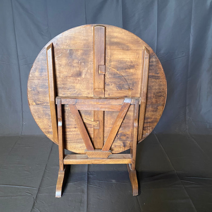 French 19th Century Vigneron or Tilt-Top Walnut 'Table De Vendange' or Wine Tasting Table with Lyre Base