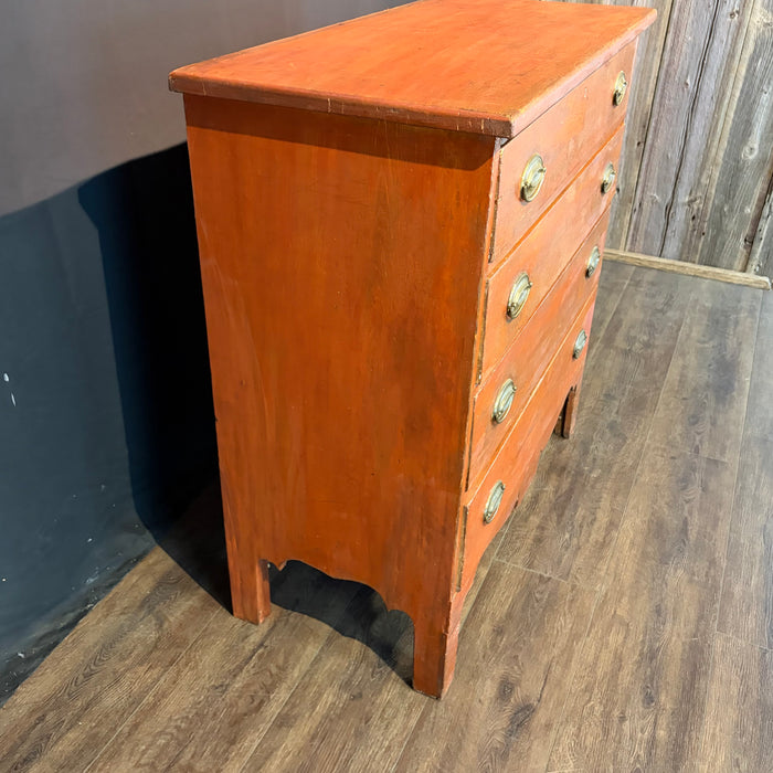 Circa 1820 American Federal Hepplewhite Four-Drawer Dresser or Chest of Drawers