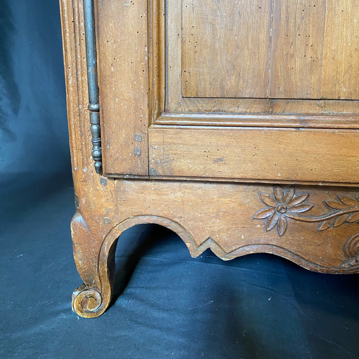 French Louis XV Walnut Buffet Sideboard Cabinet from Provence - 18th/19th Century