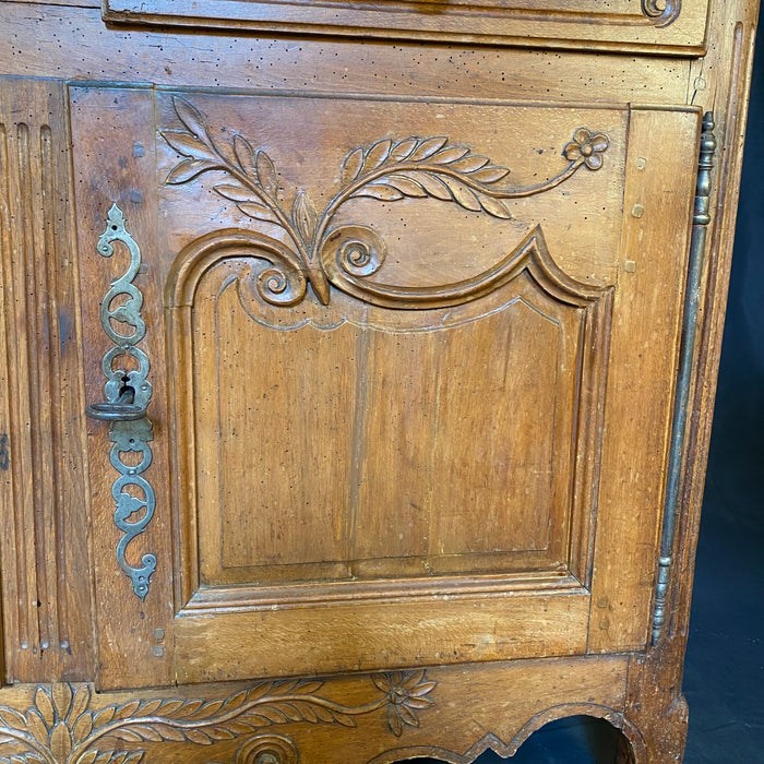 French Louis XV Walnut Buffet Sideboard Cabinet from Provence - 18th/19th Century