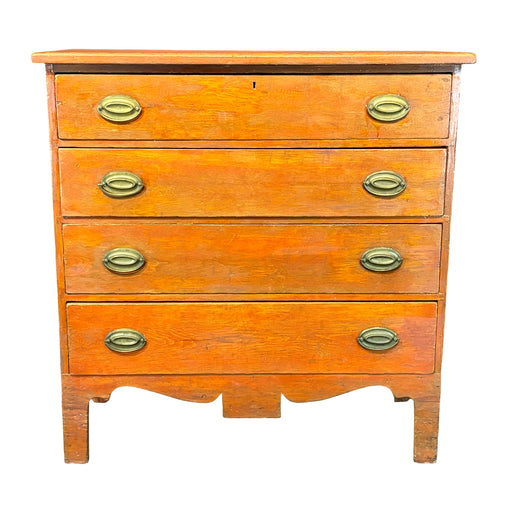 Circa 1820 American Federal Hepplewhite Four-Drawer Dresser or Chest of Drawers