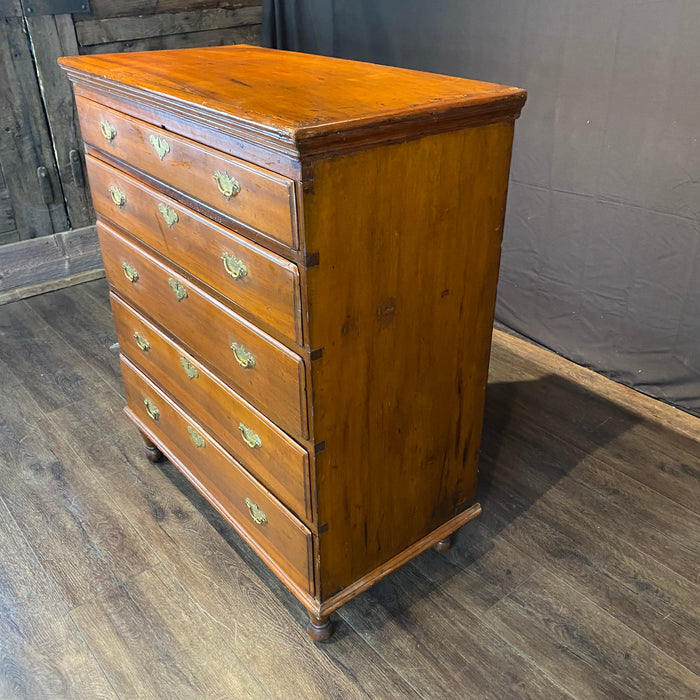 American Chippendale Walnut Graduated Chest of Drawers 1780