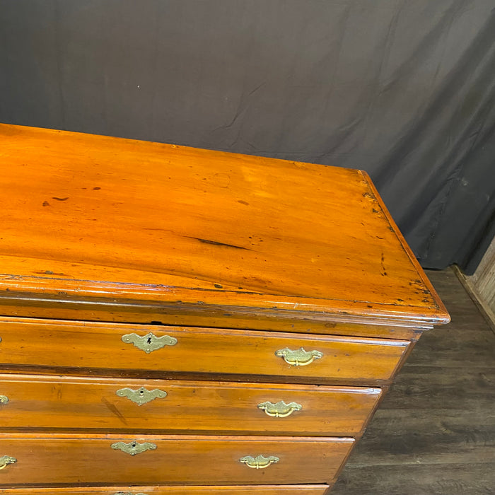 American Chippendale Walnut Graduated Chest of Drawers 1780