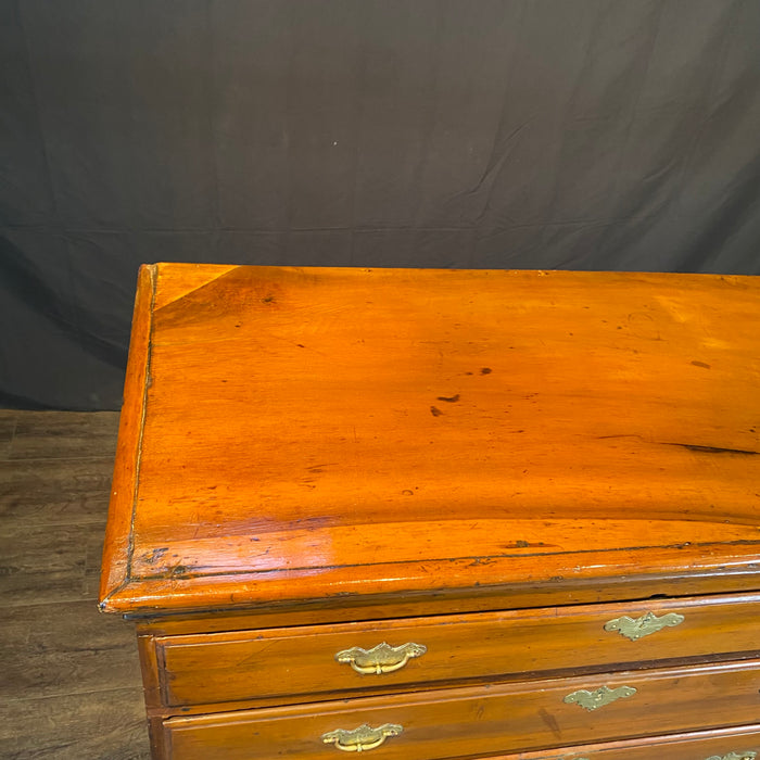 American Chippendale Walnut Graduated Chest of Drawers 1780