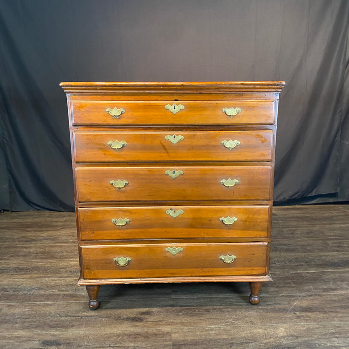 American Chippendale Walnut Graduated Chest of Drawers 1780