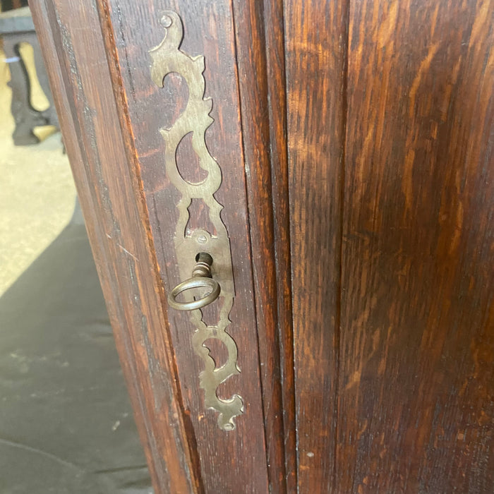 French 19th Century Louis XV Provincial Oak Petite Buffet or Console with Lovely Carving