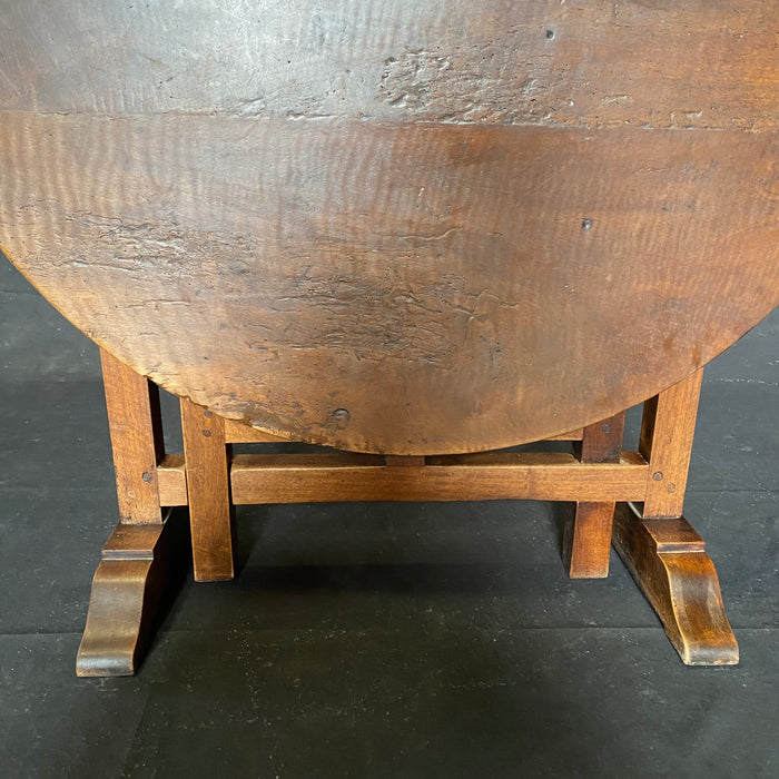 French Early 19th Century Vigneron or Tilt-Top Walnut 'Table De Vendange' or Wine Tasting Table with Lovely Walnut Patina