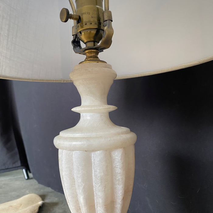 Urn discount table lamp