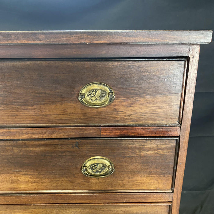 Early Sheraton 1820 Chest of Drawers