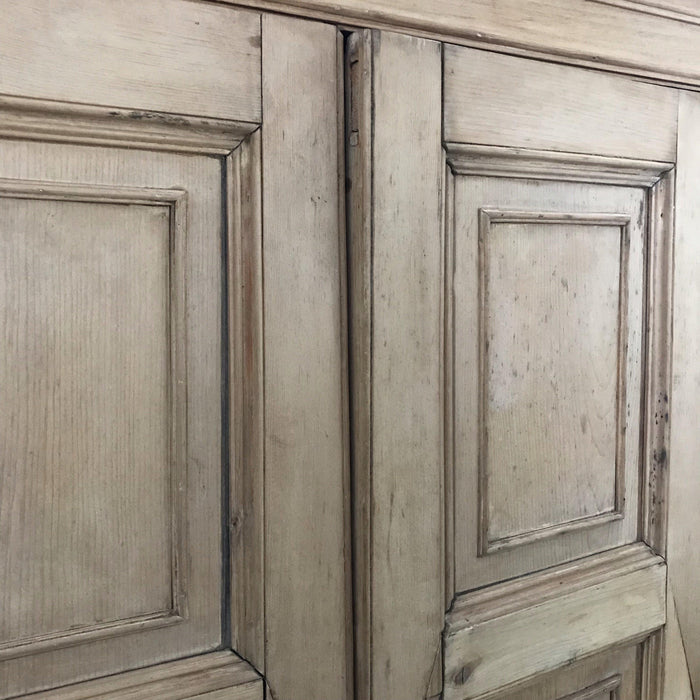 Antique Bookshelves - Detail View of Doors - For Sale