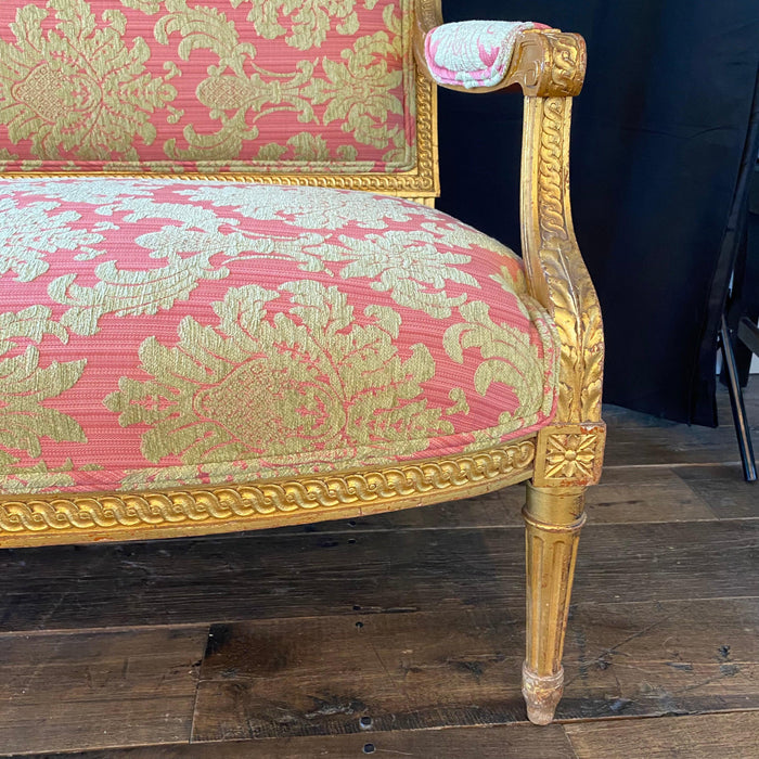 French Louis XVI Loveseat - Detail Leg View - For Sale