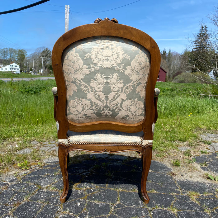 Pair of Elegant Louis XV fauteuil/ chair with intense cartouche