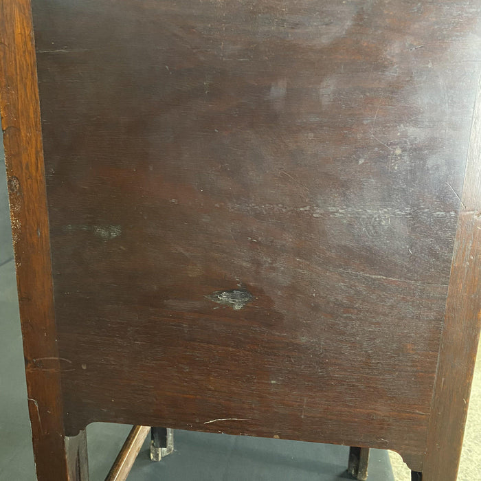 Georgian Walnut Bedside Table - Detail View - For Sale