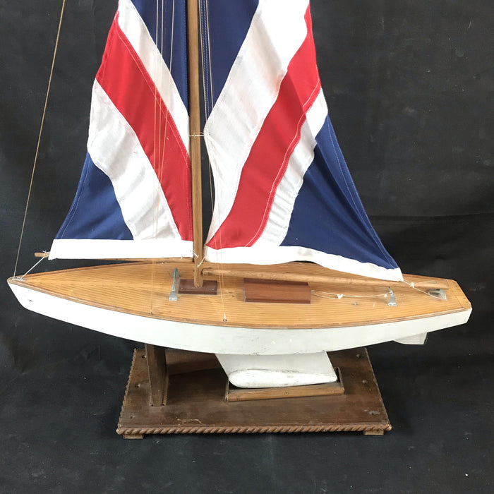 Antique boat model 